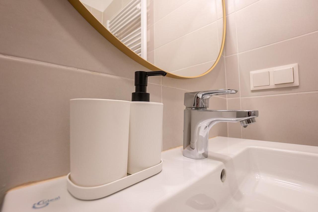 Stylish Apartment With Dedicated Working Space And Super King-Size Bed Located Between City Centre And Donau River Βιέννη Εξωτερικό φωτογραφία